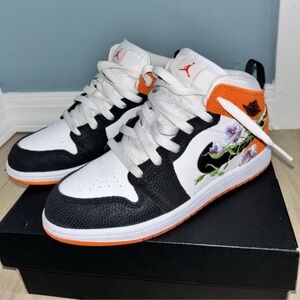 Nike Air Jordan 1 Mid SE Starfish Size 3Y